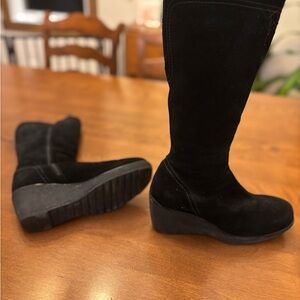 La CANADIENNE Black Over the Knee Boots